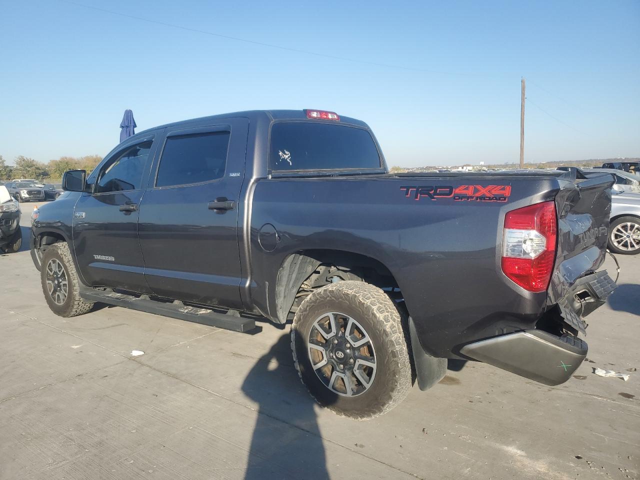 VIN 5TFDY5F17JX728589 2018 TOYOTA TUNDRA no.2