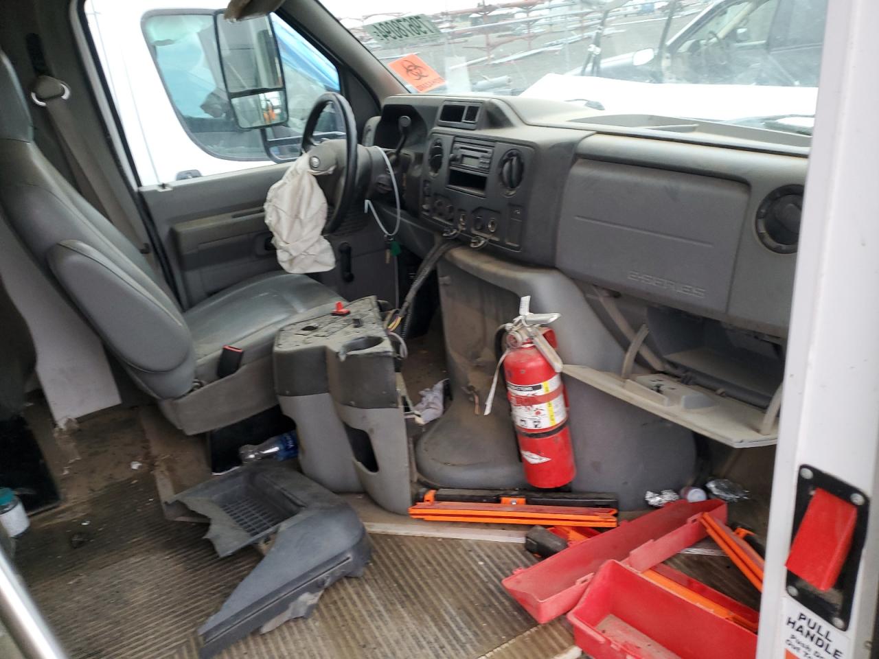 2016 Ford Econoline - Image 8