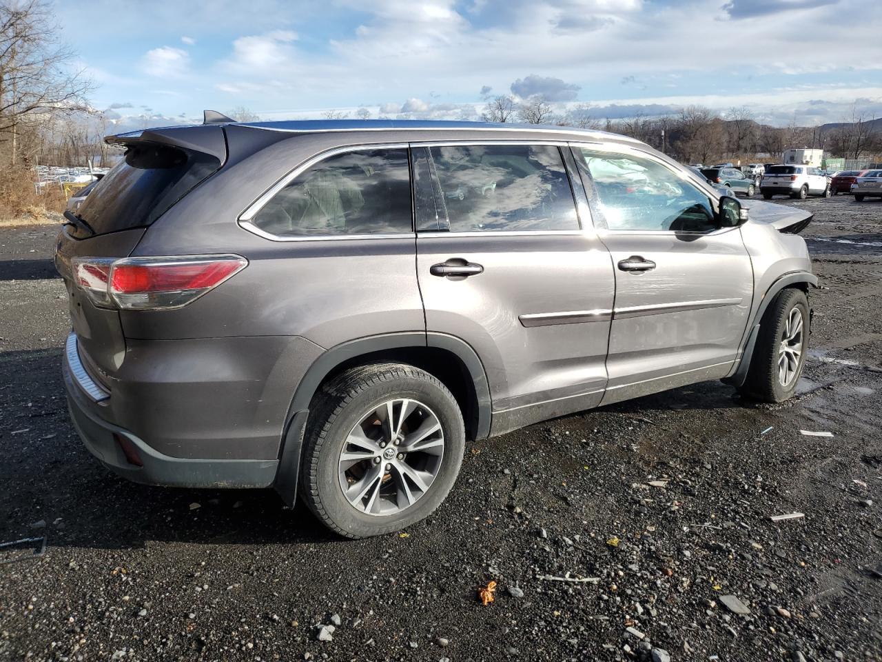 2016 Toyota Highlander - Image 3