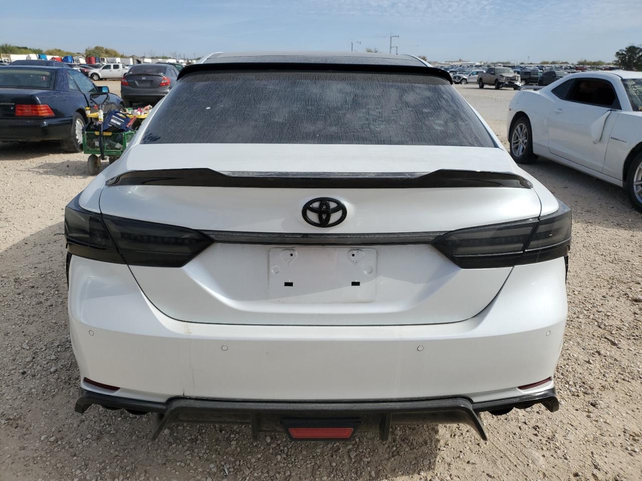 VIN 4T1B61HK0JU028499 2018 TOYOTA CAMRY no.6