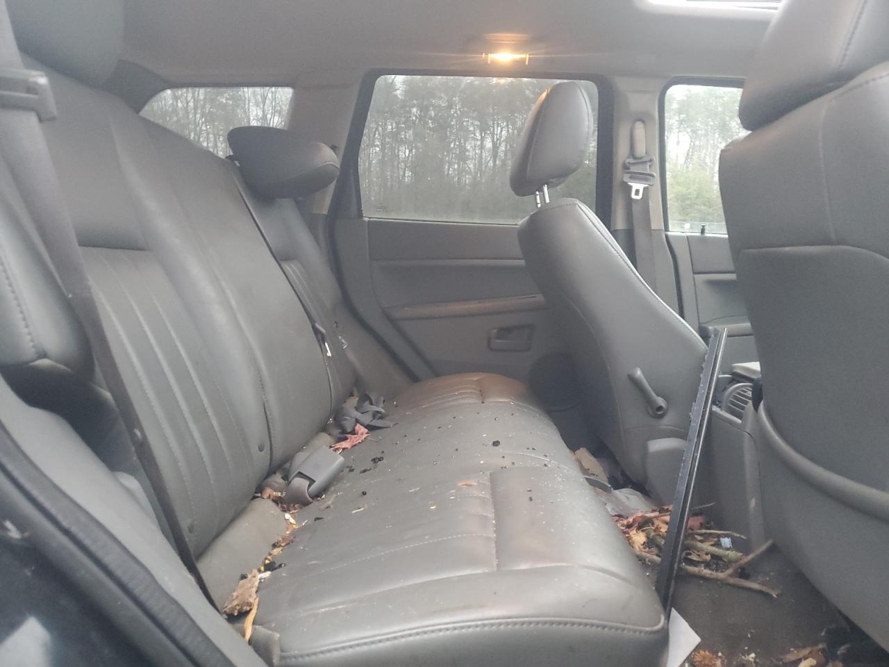 2007 Jeep Grand Cherokee - Image 11