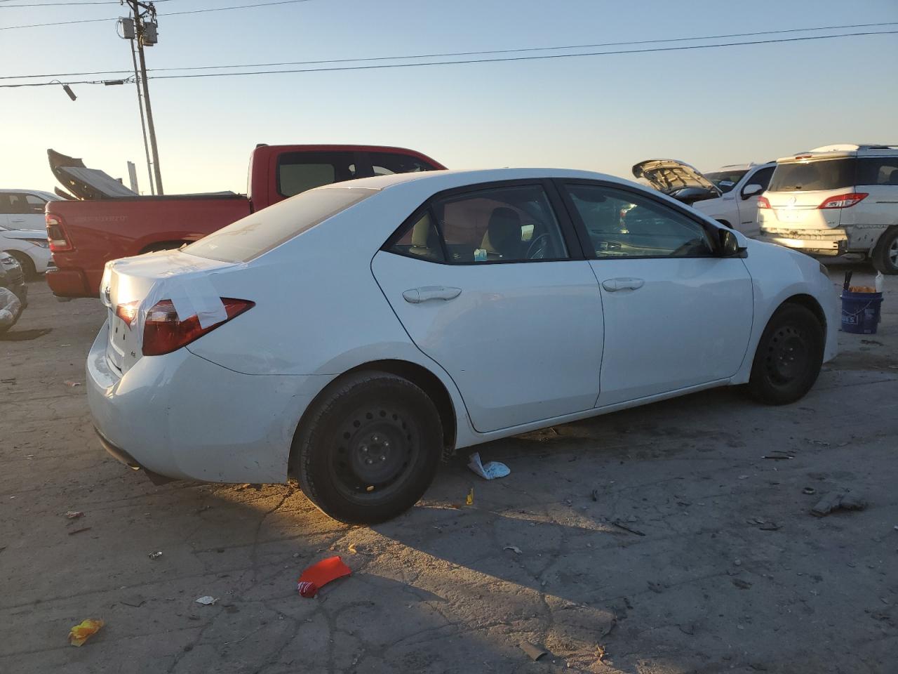 VIN 5YFBURHEXJP842160 2018 TOYOTA COROLLA no.3