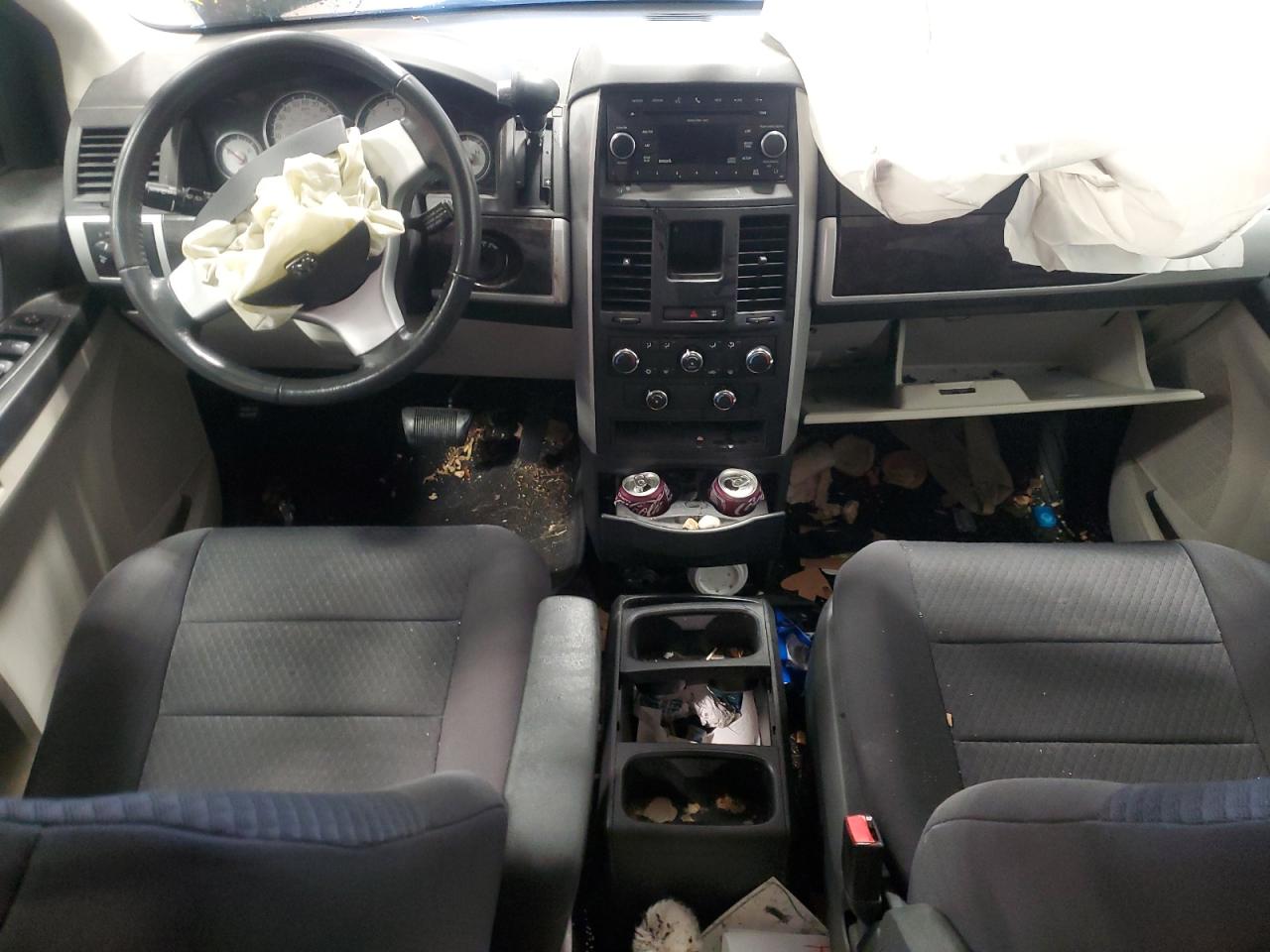 2010 Dodge Caravan - Image 8