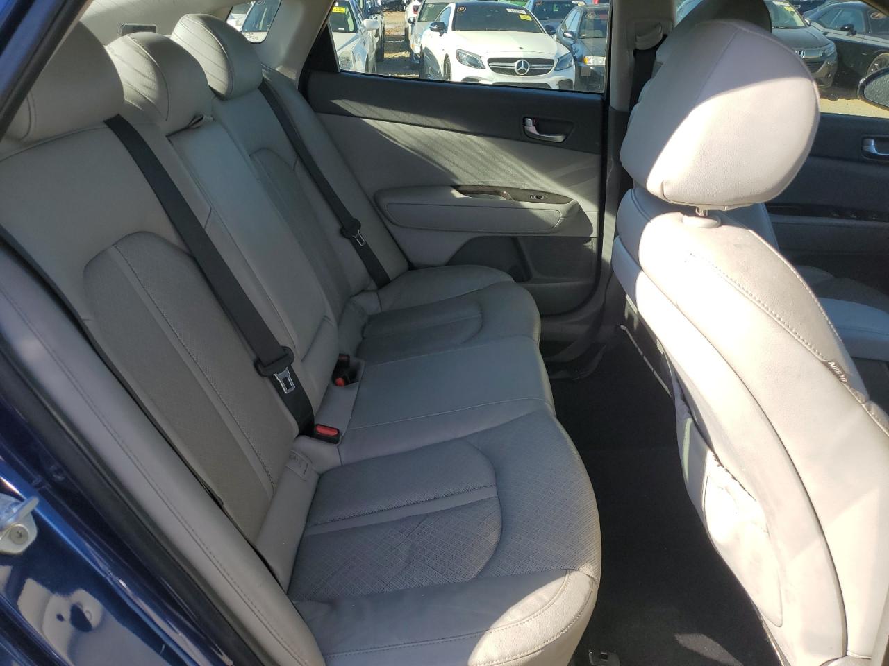 2016 Kia Optima - Image 11