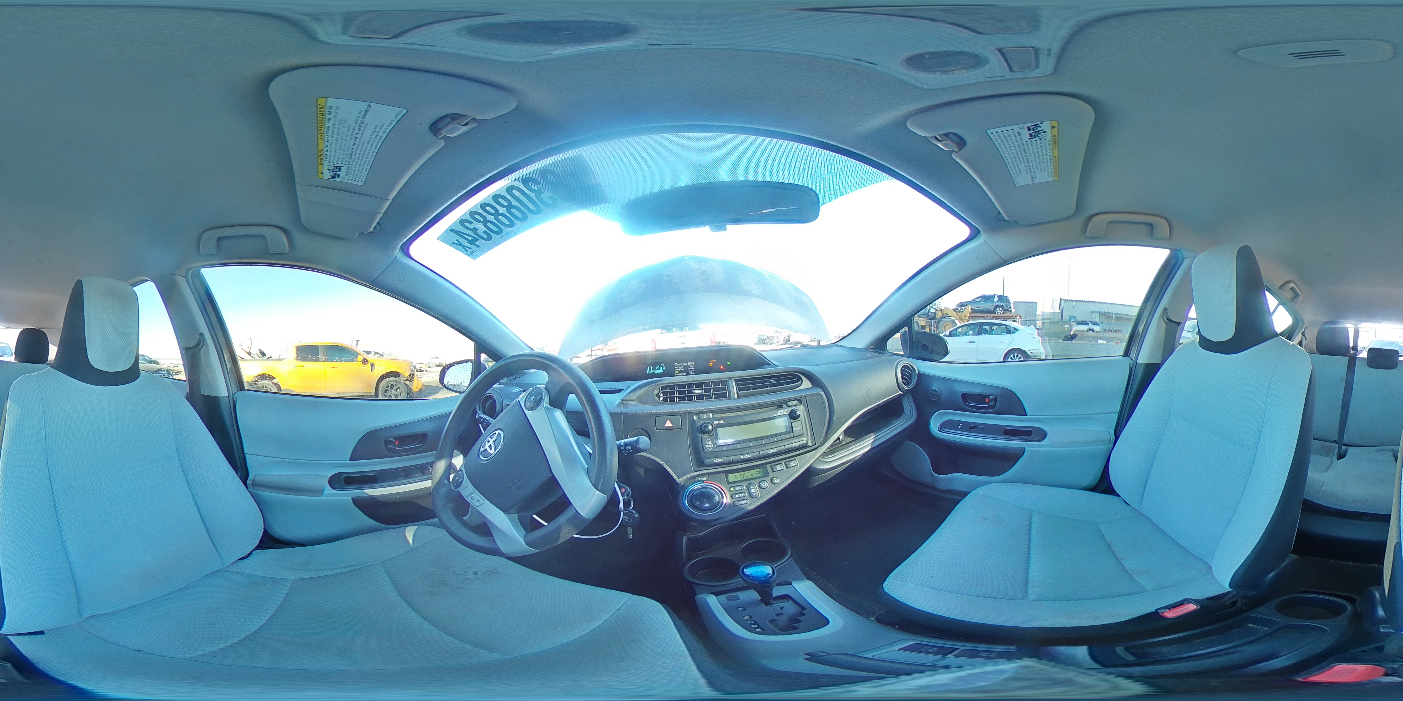 2014 Toyota Prius - Image 14
