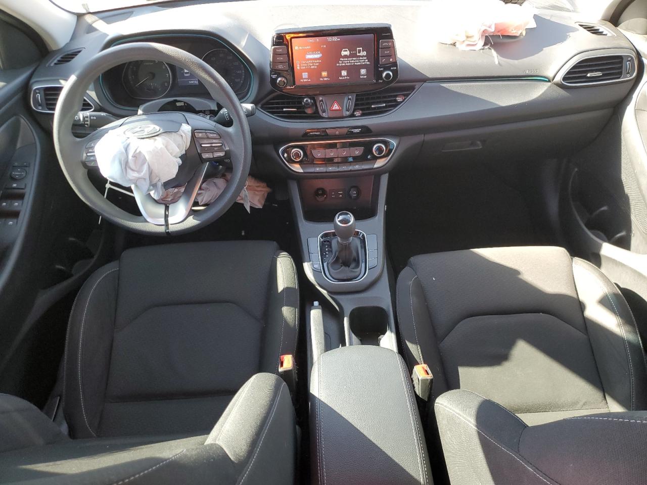 2018 Hyundai Elantra - Image 8