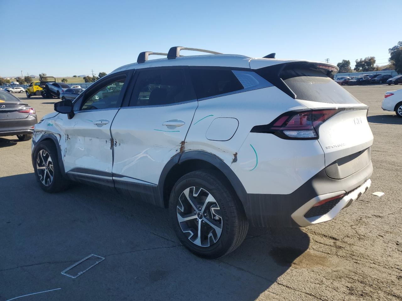 2023 Kia Sportage - Image 2