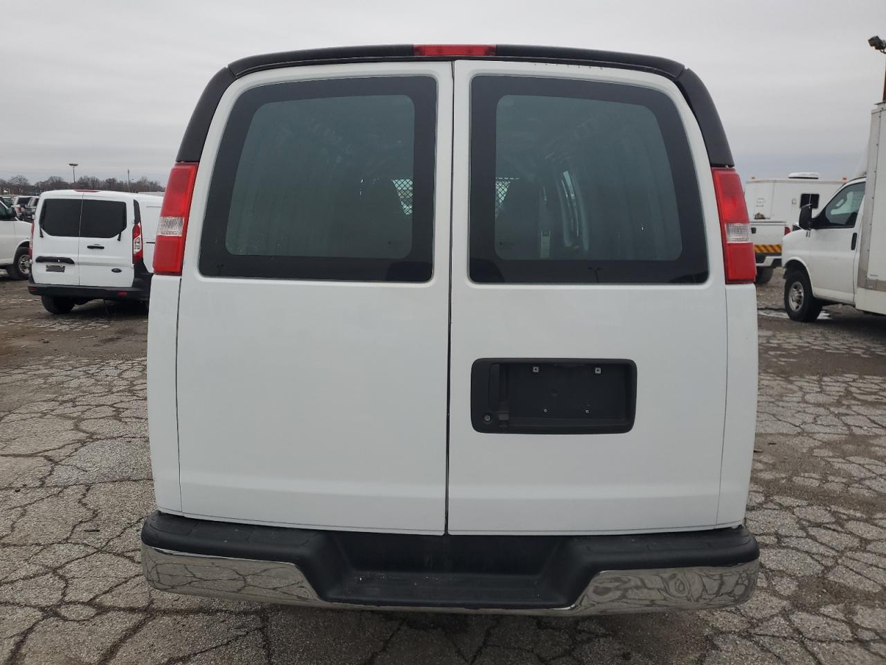 VIN 1GCZGHFB9K1322174 2019 CHEVROLET EXPRESS no.6