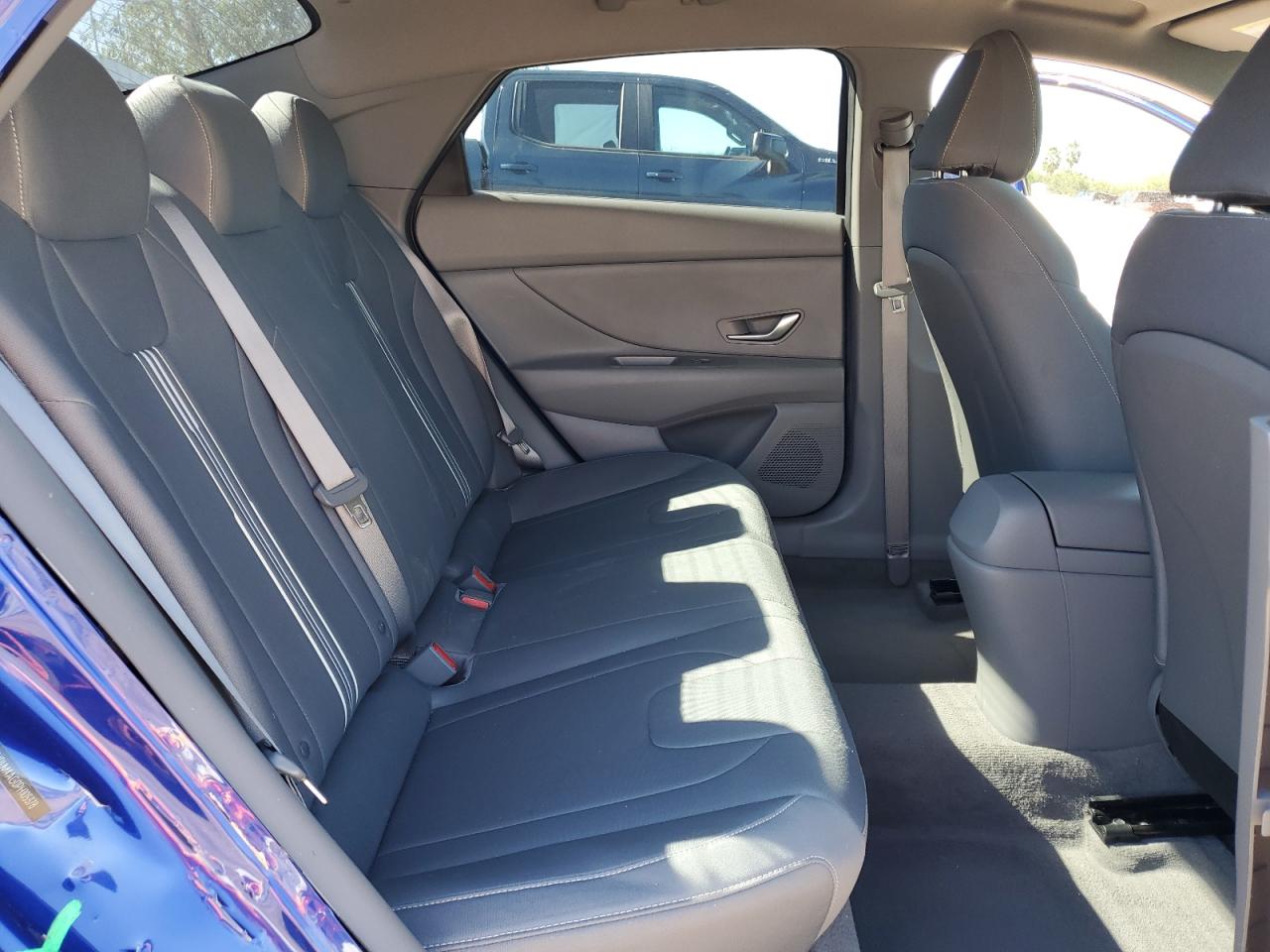 2023 Hyundai Elantra - Image 10