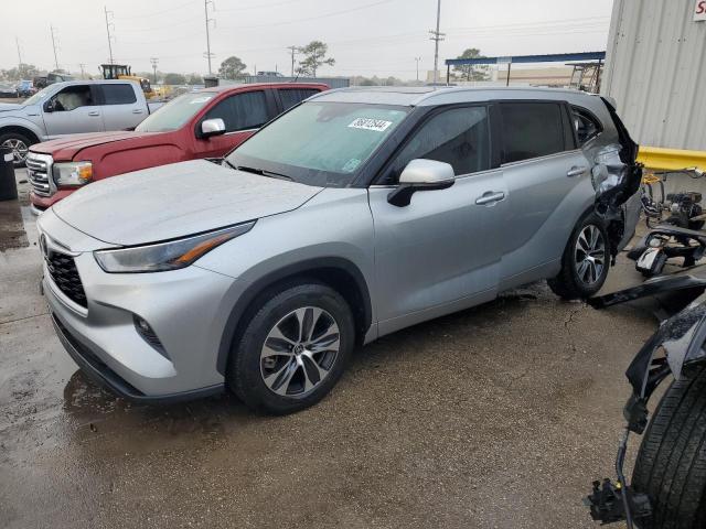  TOYOTA HIGHLANDER 2022 Silver