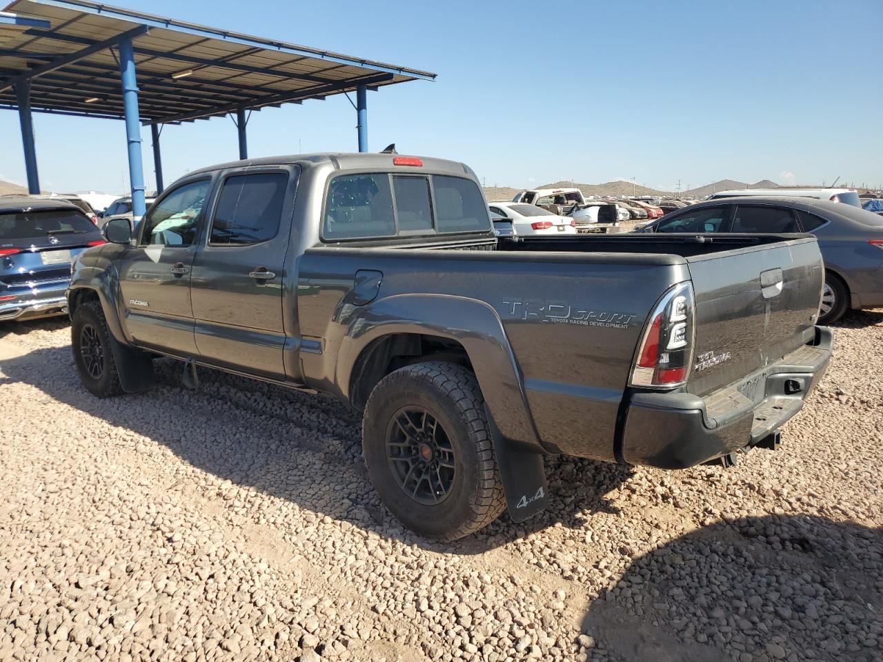 2015 Toyota Tacoma - Image 2