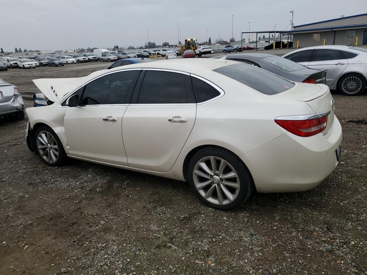 VIN 1G4PT5SV4E4205697 2014 BUICK VERANO no.2