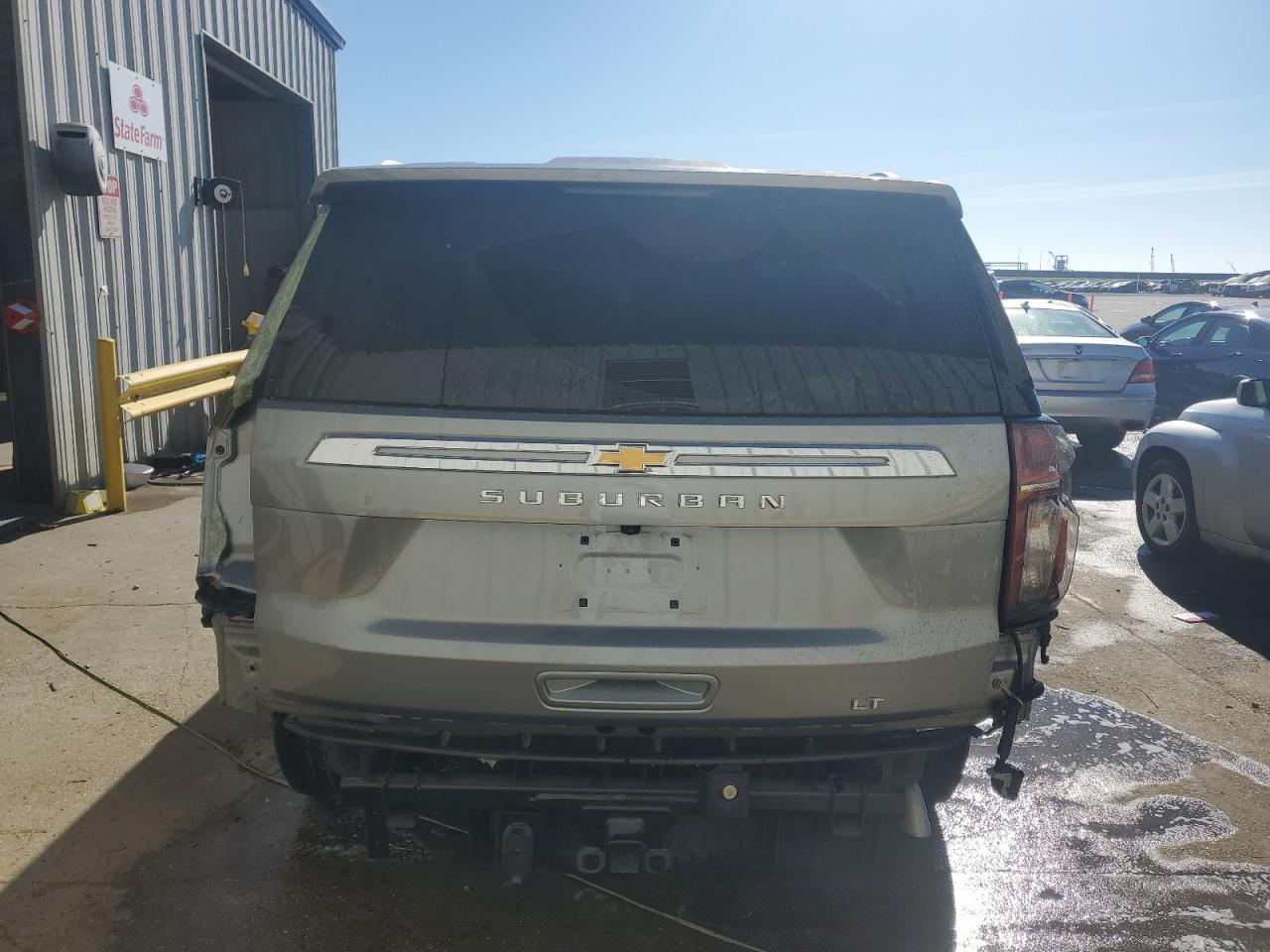 2023 Chevrolet Suburban - Image 6