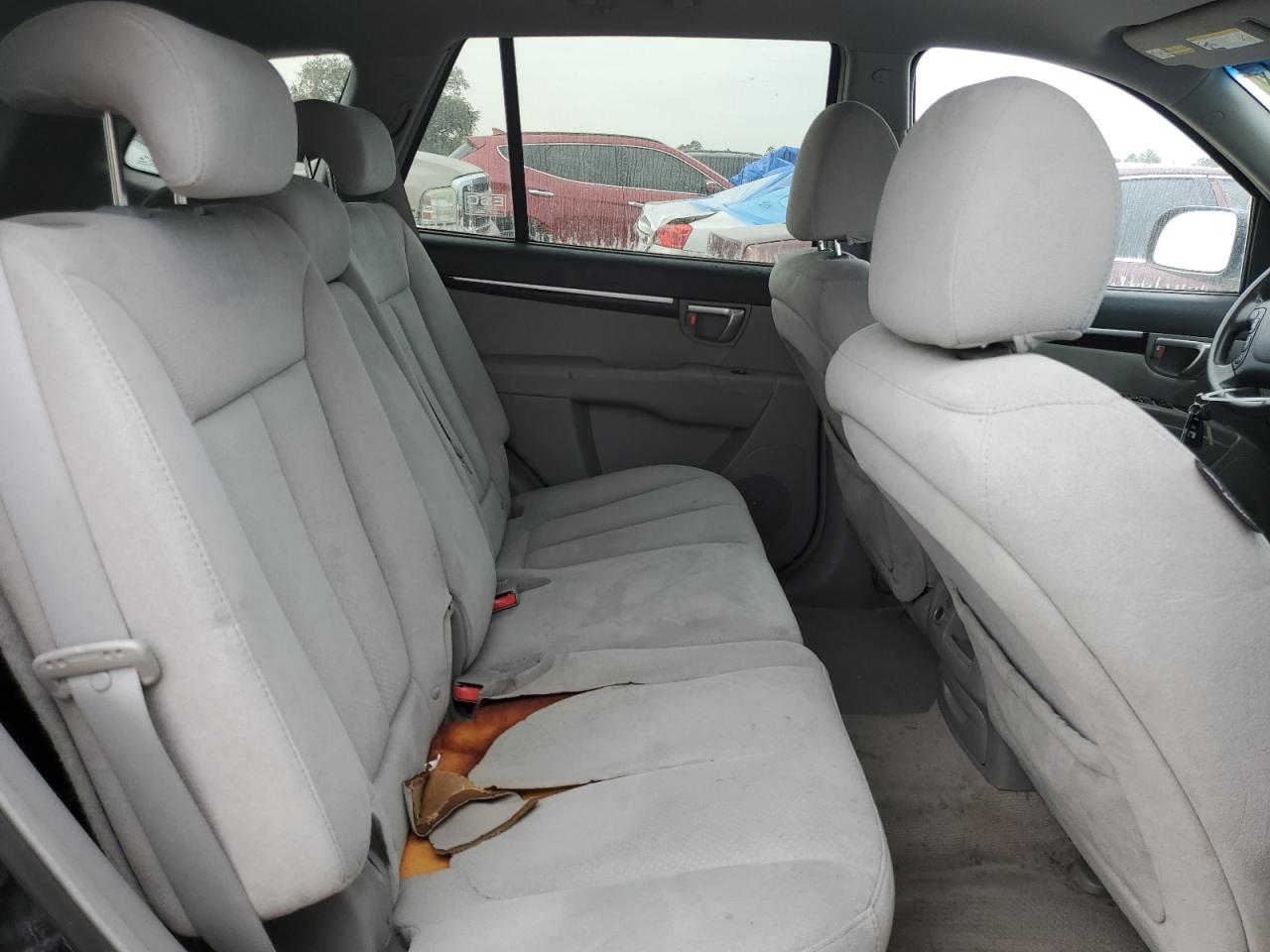 2008 Hyundai Santa Fe - Image 11