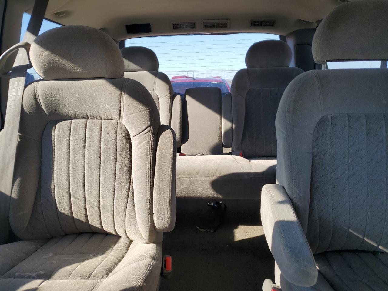 2003 GMC Safari - Image 10