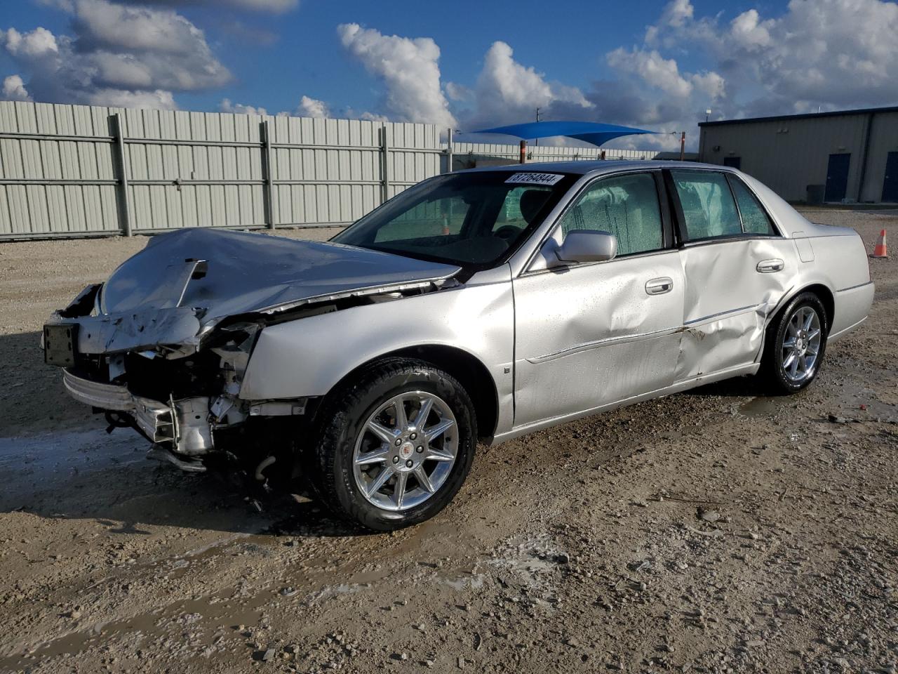 2010 Cadillac DTS - Image 1