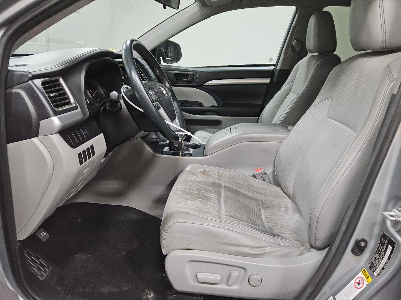 2016 Toyota Highlander - Image 7