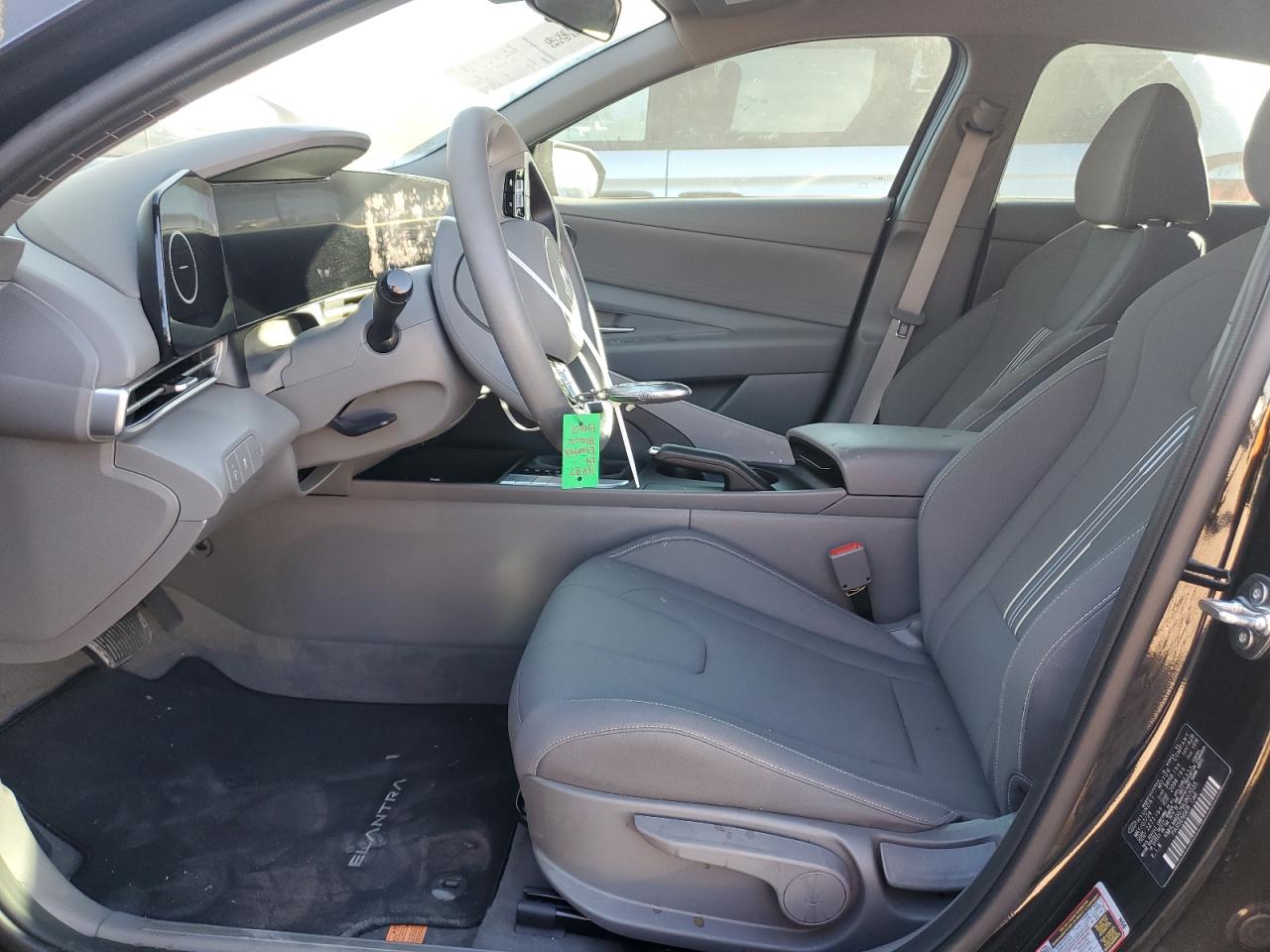 2024 Hyundai Elantra - Image 7