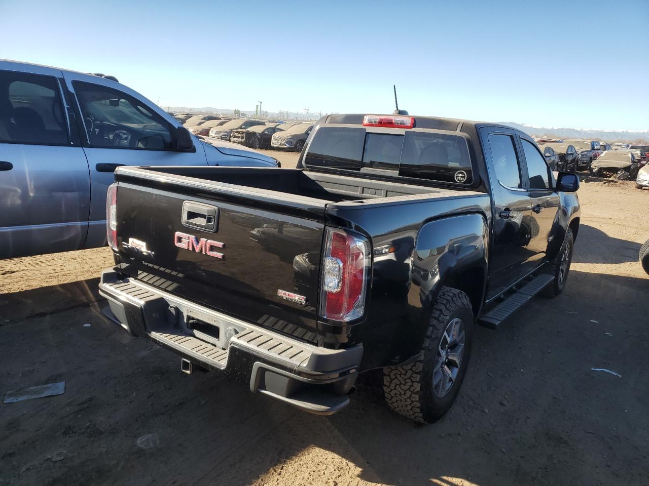 VIN 1GTG6CE30G1176570 2016 GMC CANYON no.3