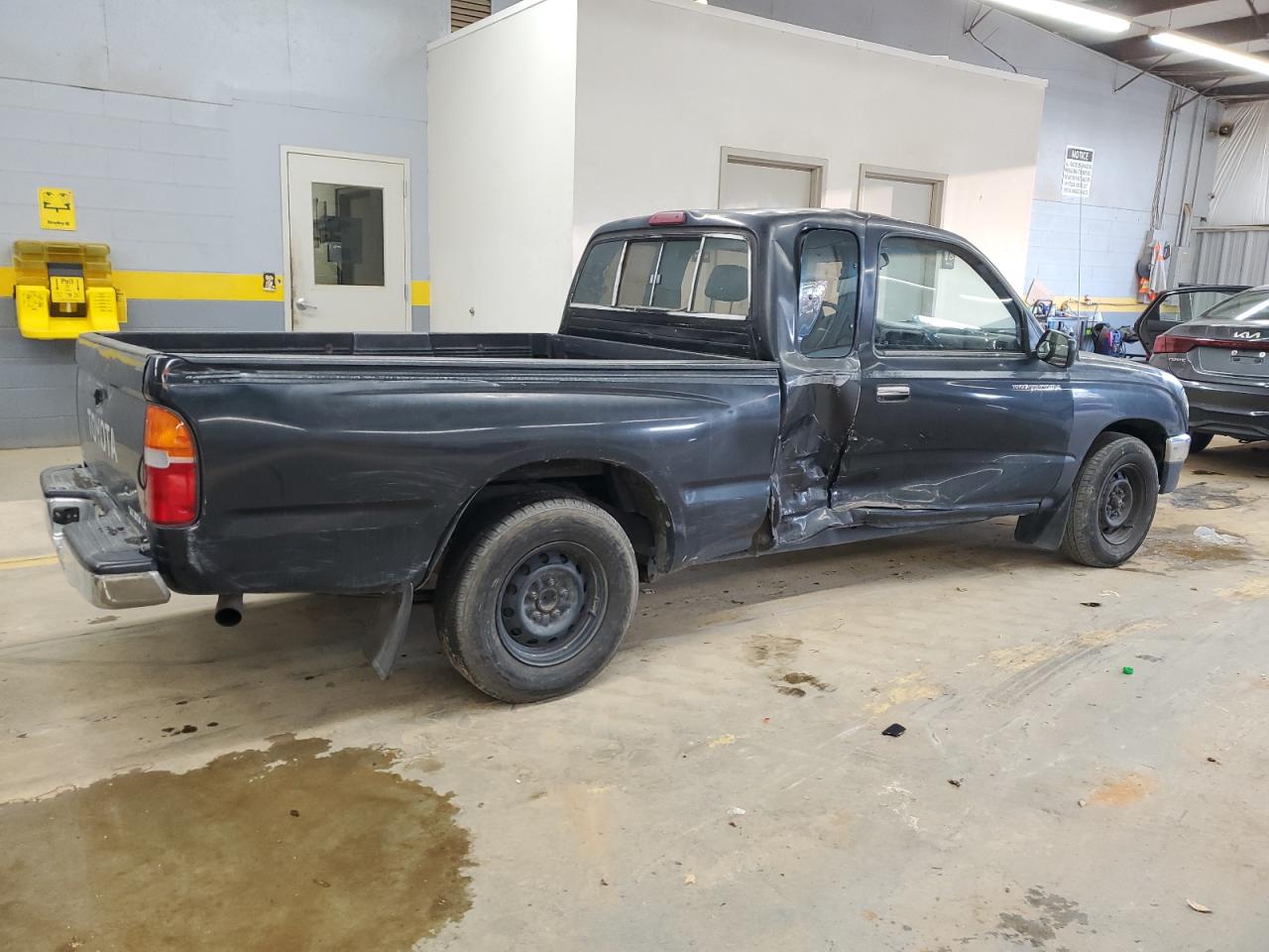 1995 Toyota Tacoma - Image 3