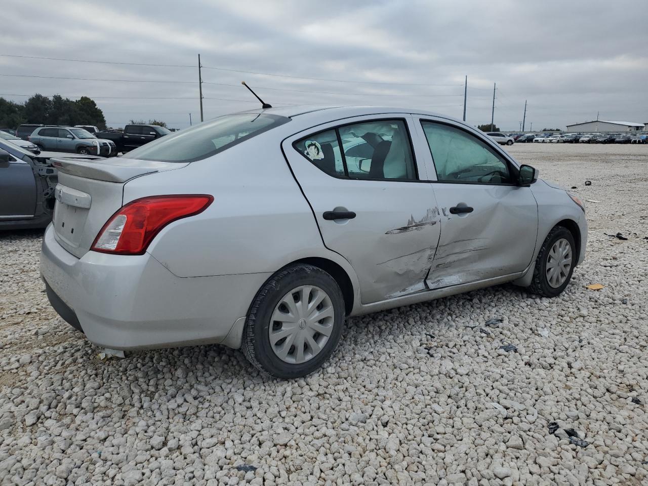 VIN 3N1CN7AP5HL899913 2017 NISSAN VERSA no.3