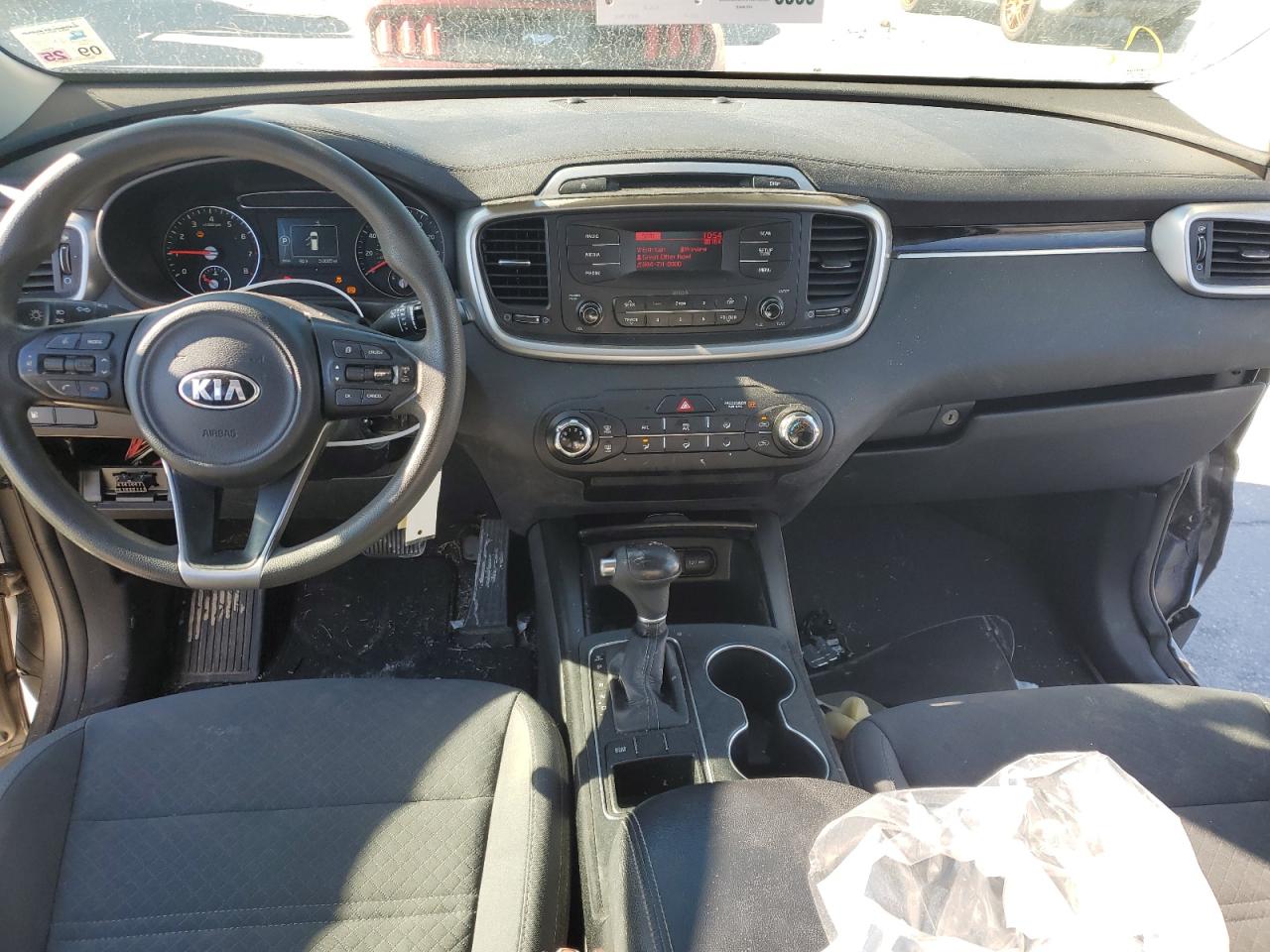 VIN 5XYPG4A3XHG303092 2017 KIA SORENTO no.8