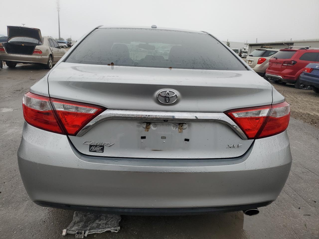 VIN 4T1BF1FK8HU724864 2017 TOYOTA CAMRY no.6