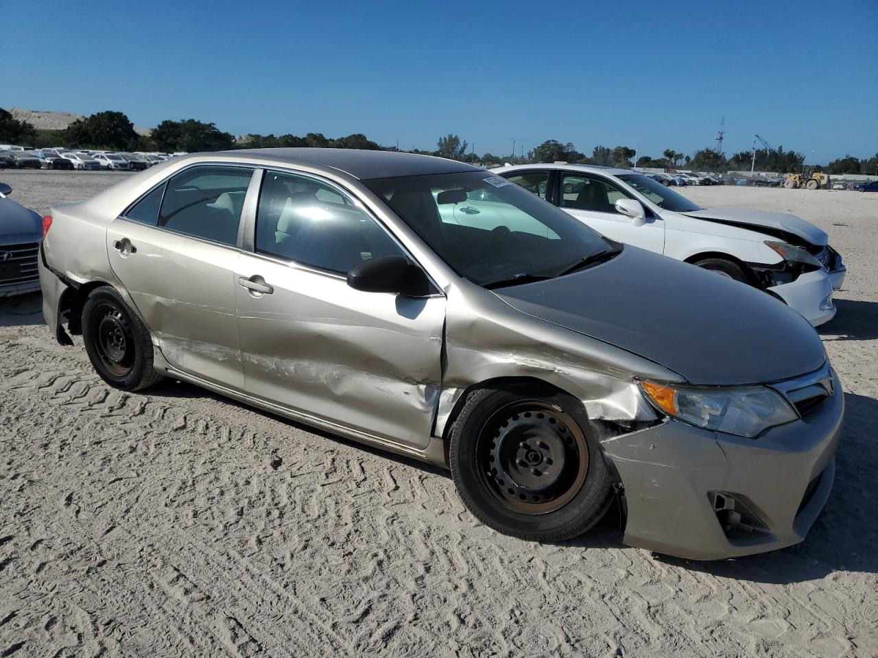 VIN 4T1BF1FK0DU662712 2013 TOYOTA CAMRY no.4