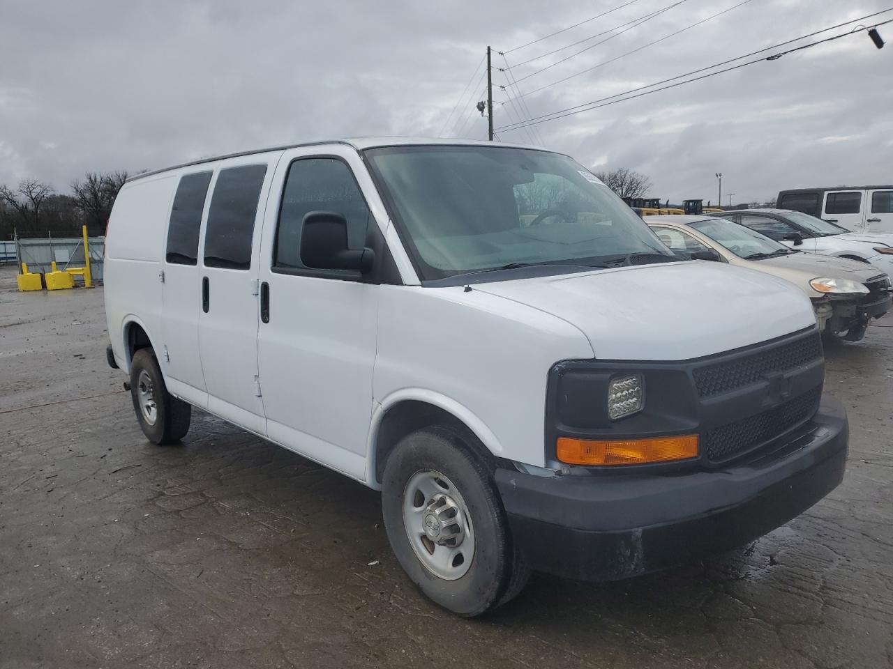 VIN 1GCWGFCF3F1126624 2015 CHEVROLET EXPRESS no.4