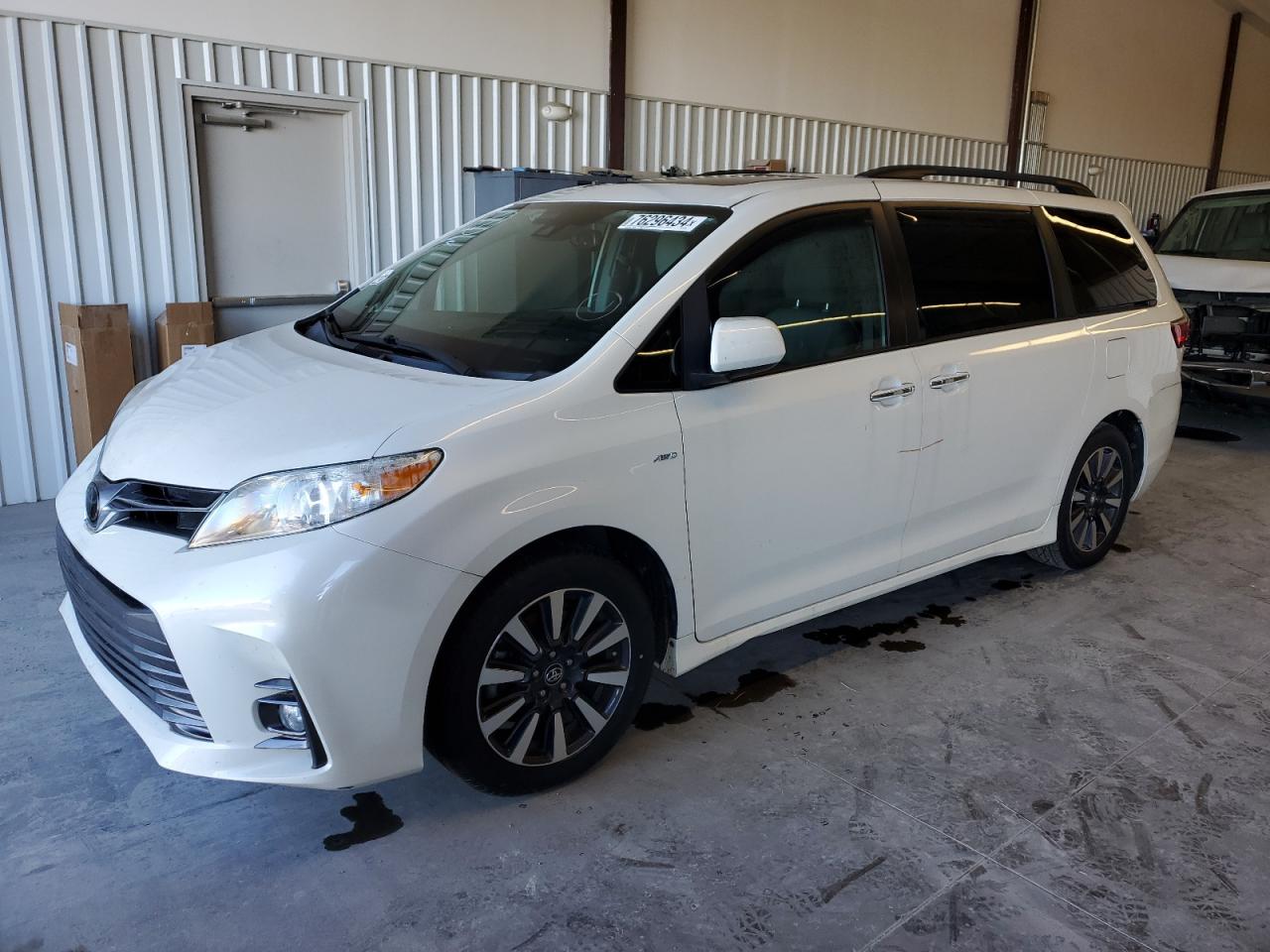 2020 Toyota Sienna - Image 1