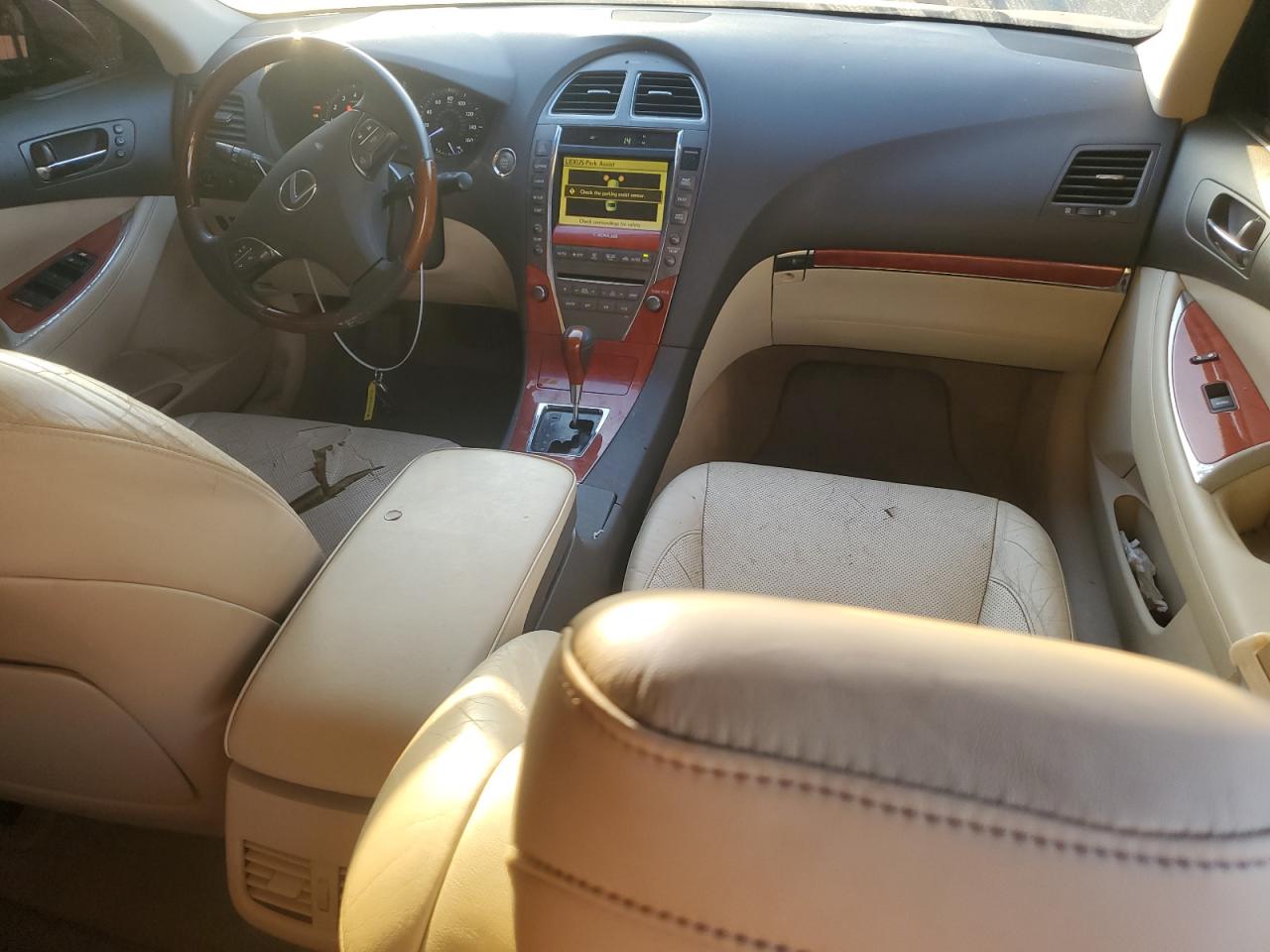 2011 Lexus ES - Image 8