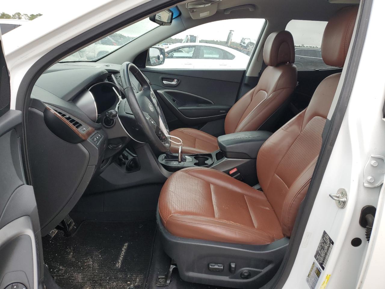 2014 Hyundai Santa Fe - Image 7