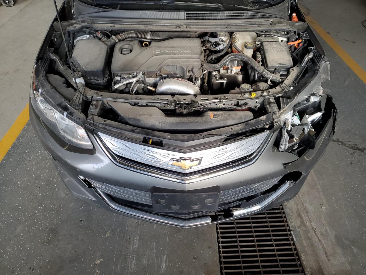 2017 Chevrolet Volt - Image 11