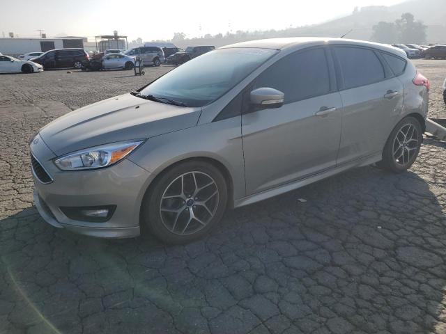  FORD FOCUS 2015 Кремовий