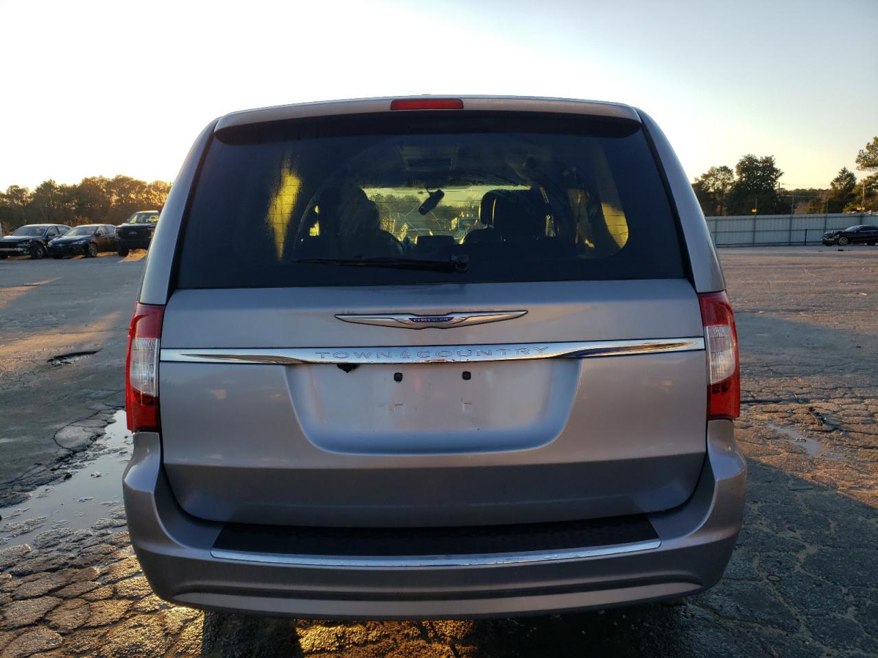 2013 Chrysler Town & Country - Image 6