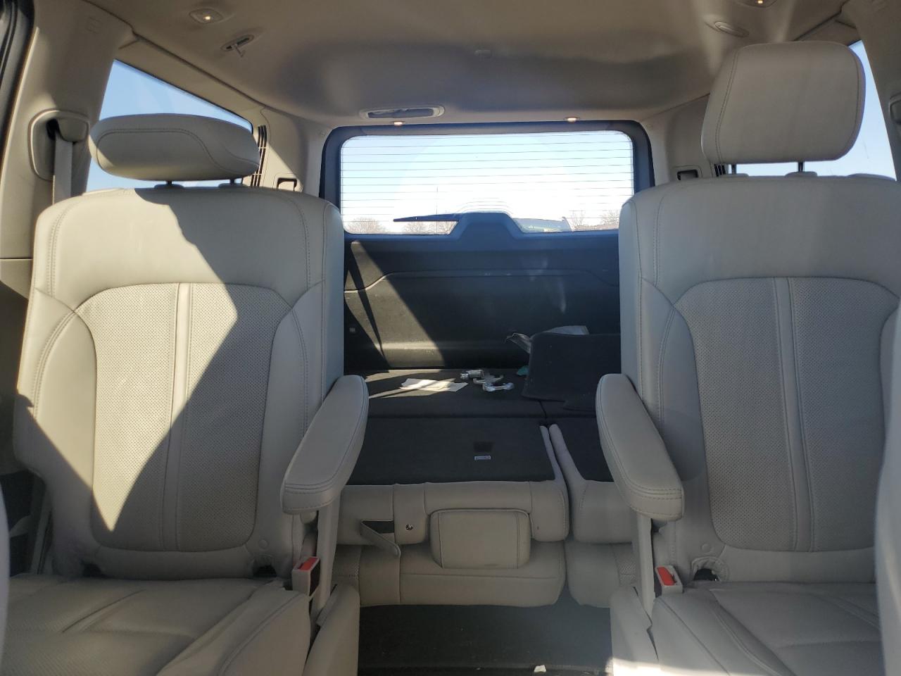 2022 Jeep Grand Wagoneer - Image 10