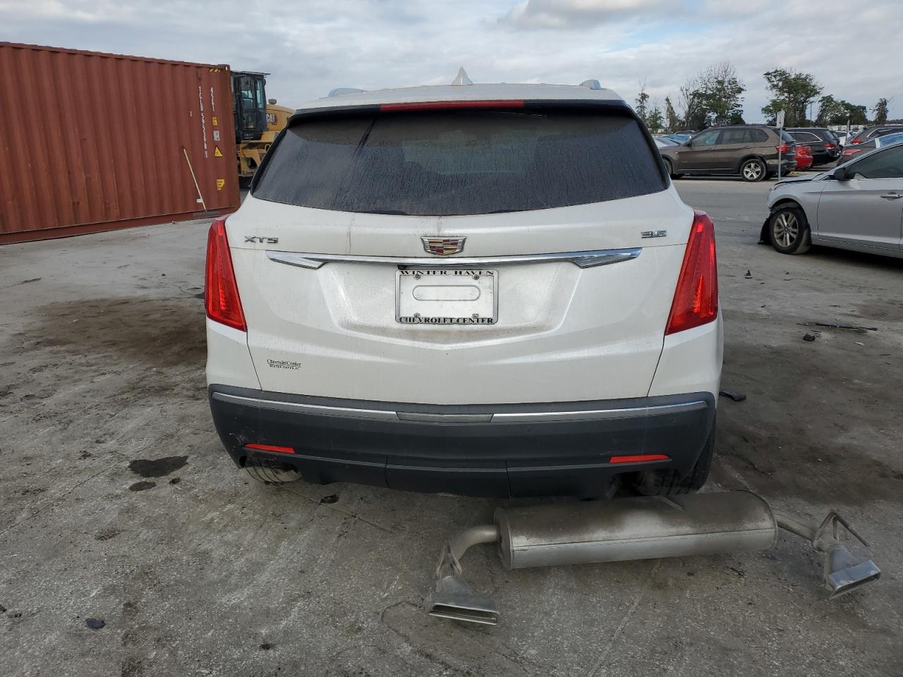 VIN 1GYKNCRS8JZ182473 2018 CADILLAC XT5 no.6