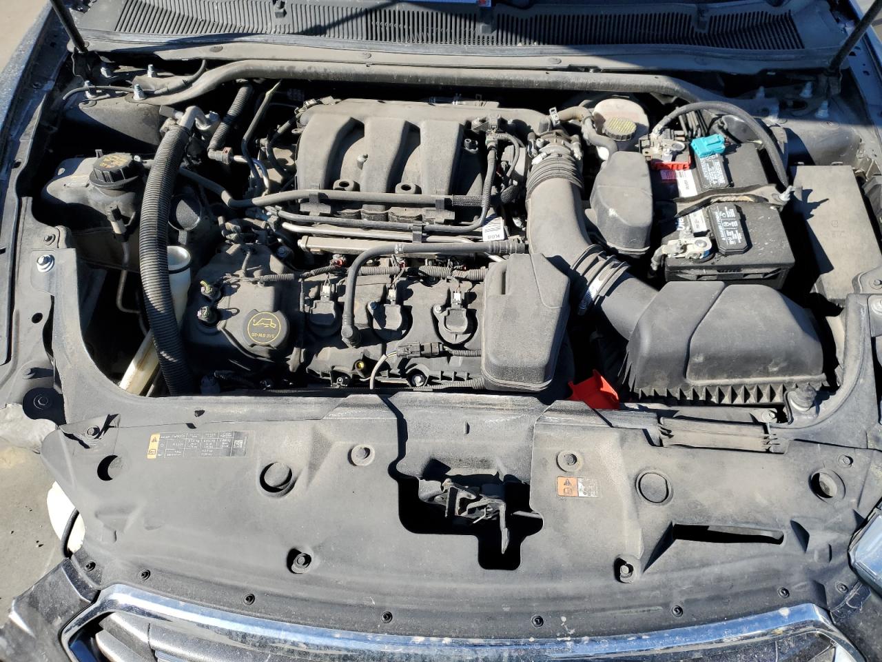 2018 Ford Taurus - Image 12