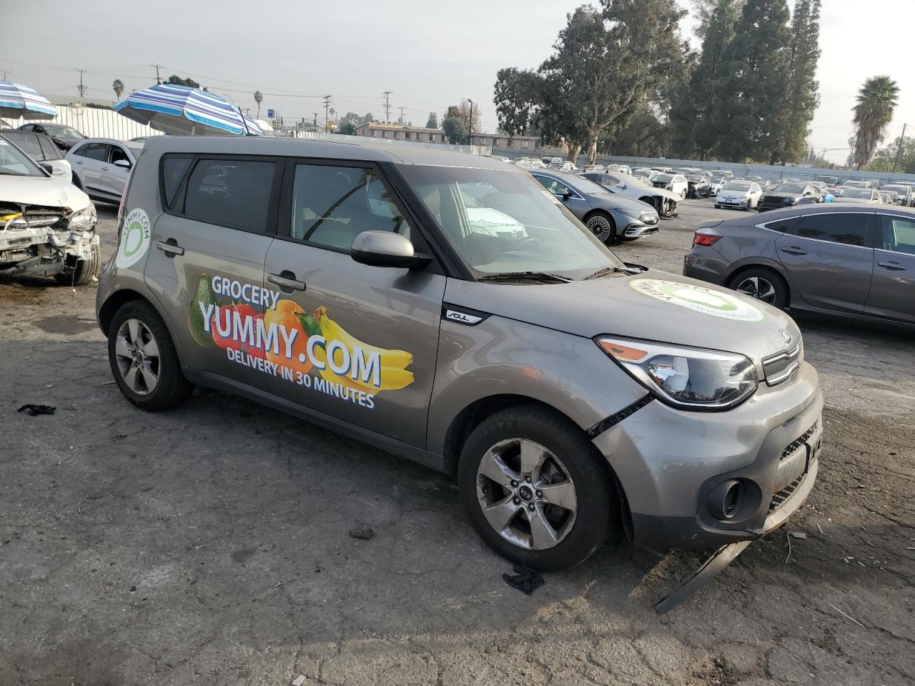 VIN KNDJN2A23H7487148 2017 KIA SOUL no.4