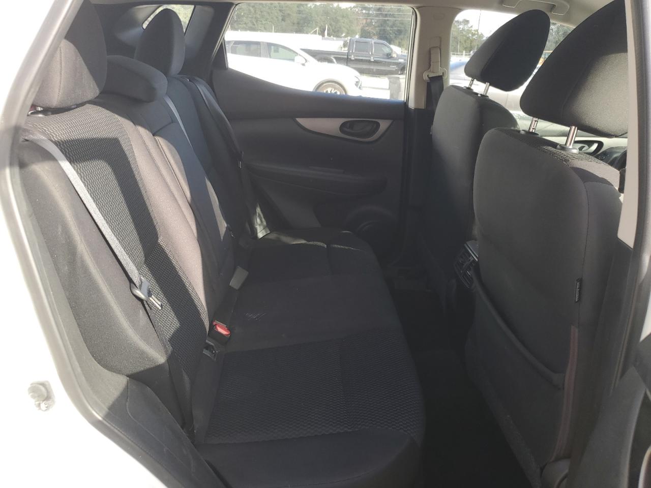 2017 Nissan Rogue - Image 11