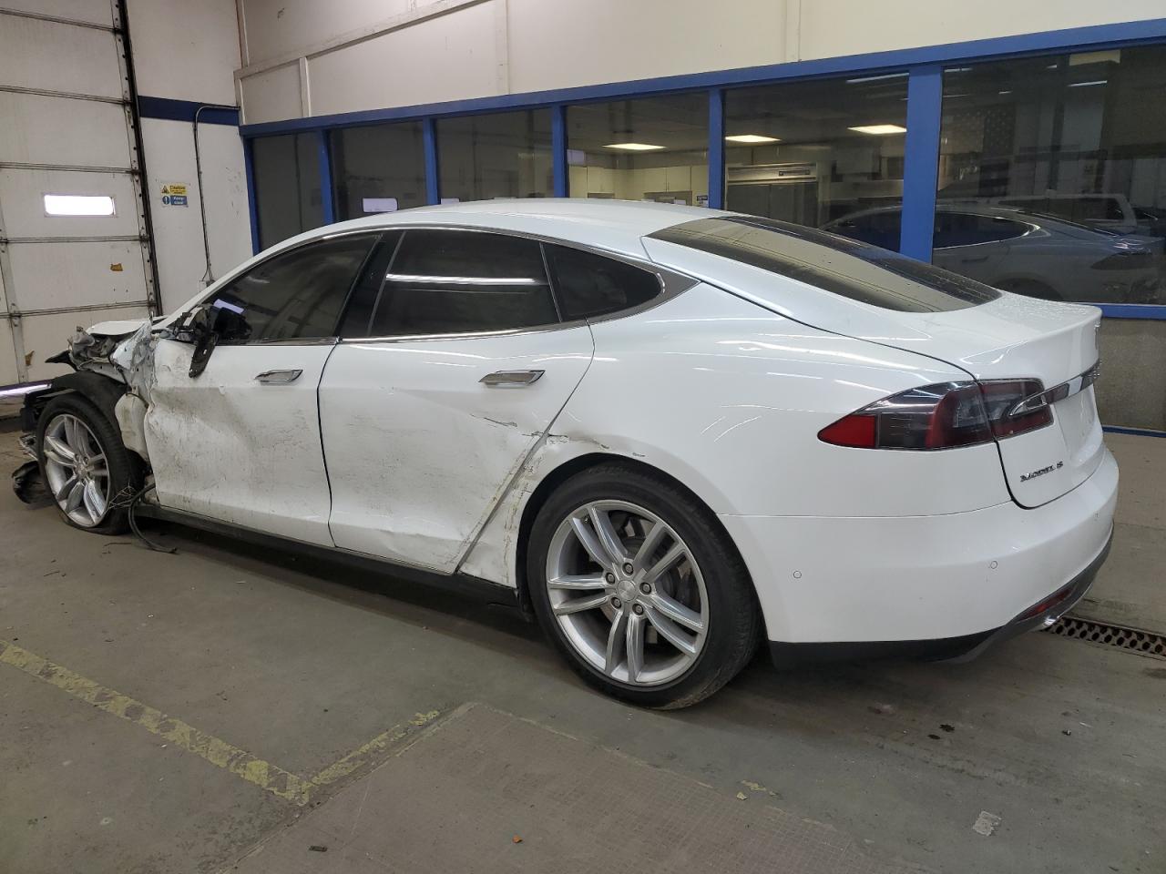 VIN 5YJSA1H2XFF080919 2015 TESLA MODEL S no.2