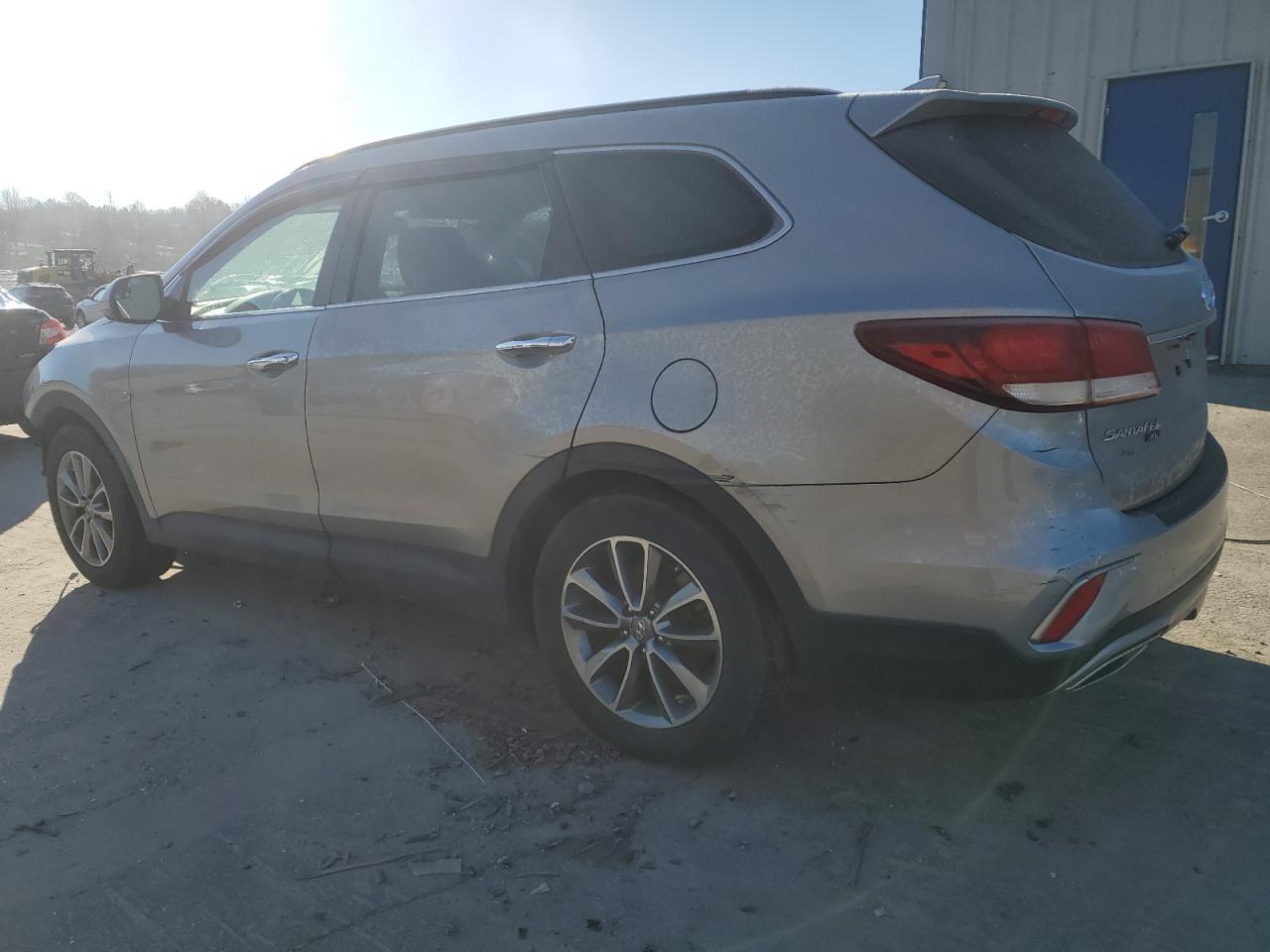 VIN KM8SMDHF6KU298073 2019 HYUNDAI SANTA FE no.2