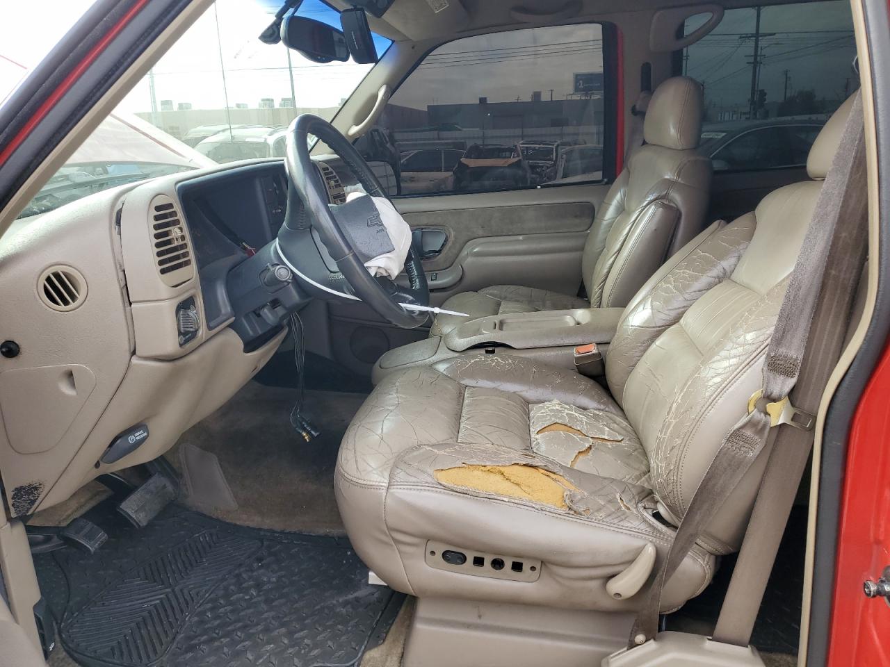 2000 Chevrolet Tahoe - Image 7