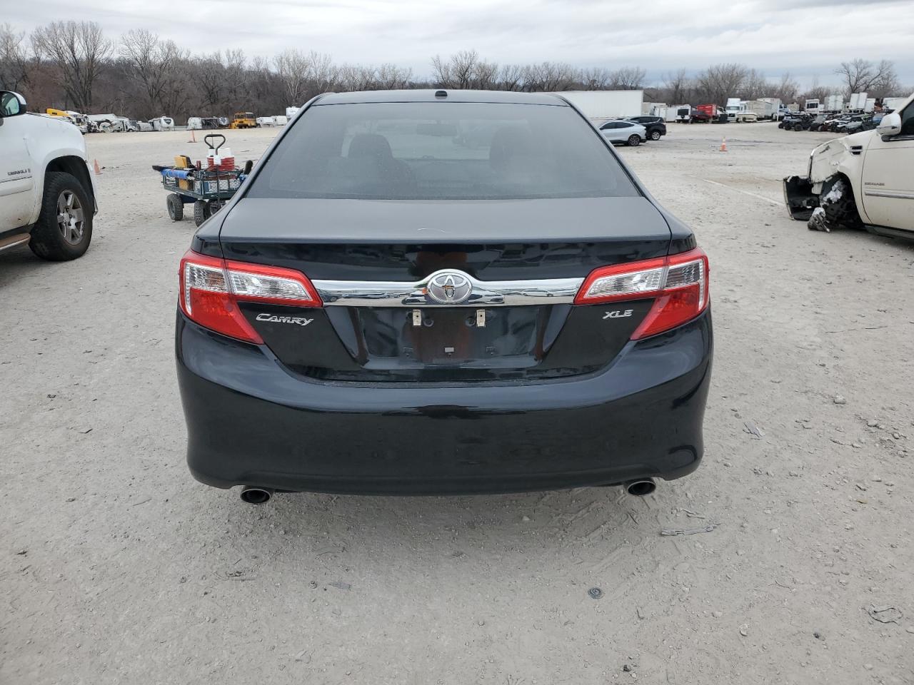 2014 Toyota Camry - Image 6
