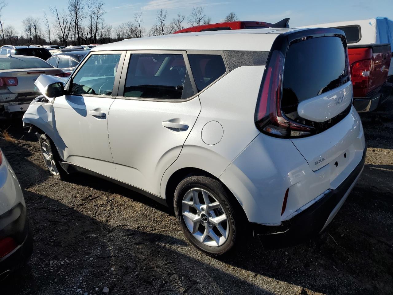 VIN KNDJ23AU1P7875574 2023 KIA SOUL no.2