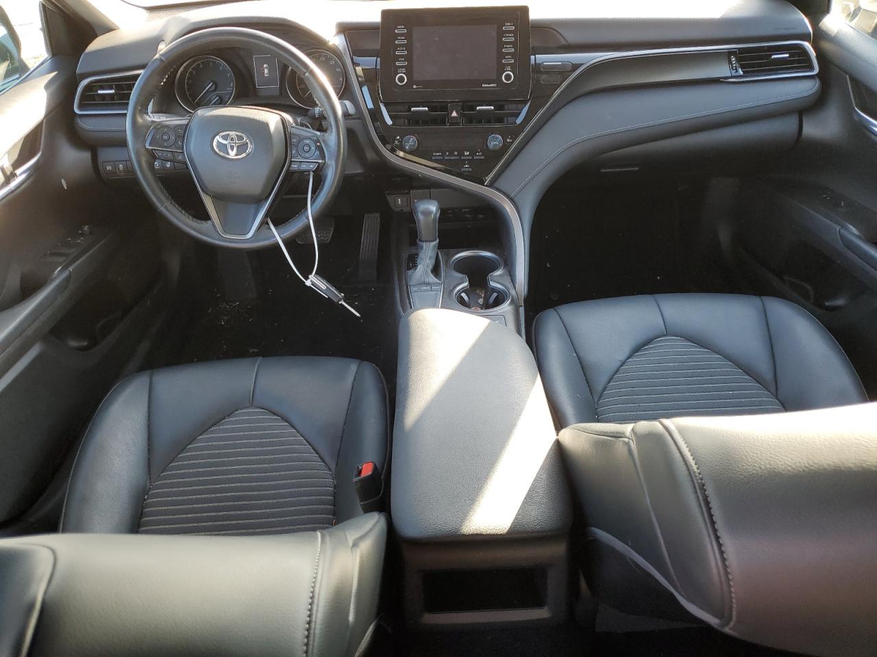 2022 Toyota Camry - Image 8