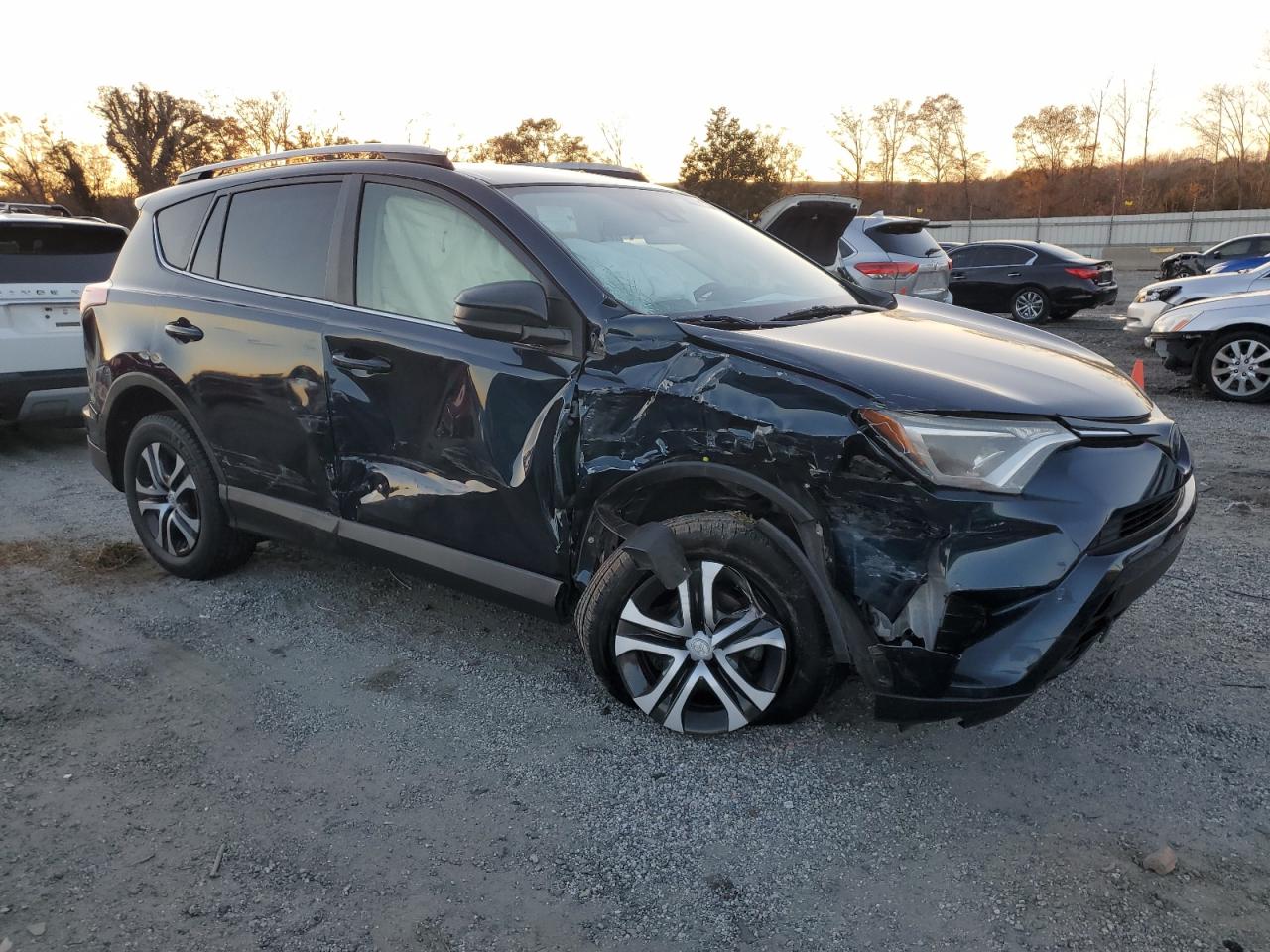 2017 Toyota RAV 4 - Image 4