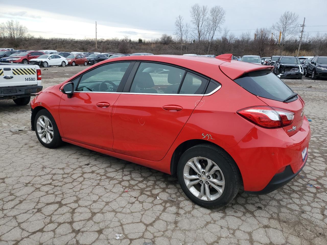 2019 Chevrolet Cruze - Image 2