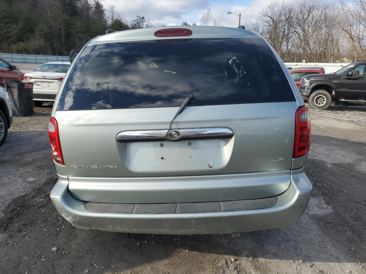 2003 Chrysler Town & Country - Image 6