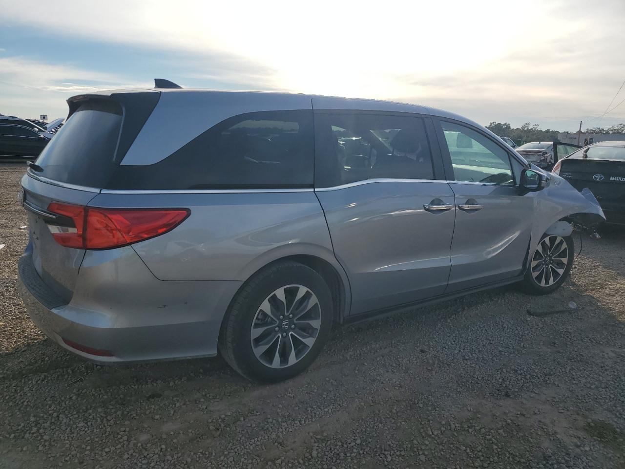 2022 Honda Odyssey - Image 3